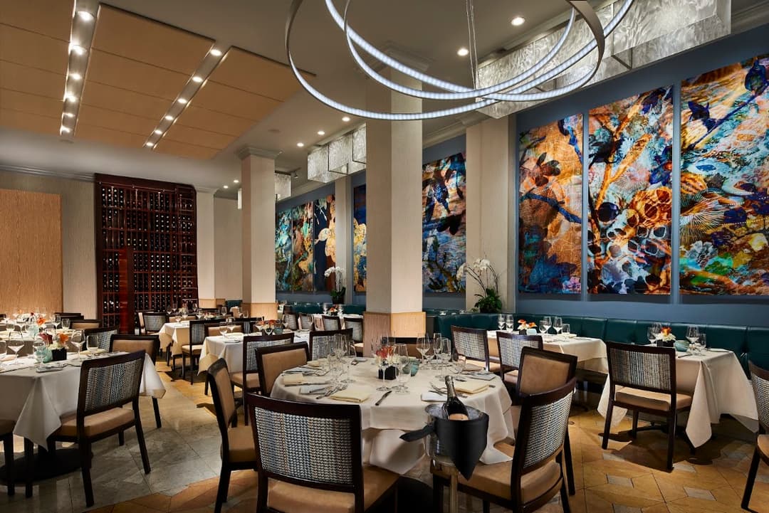 NINE-TEN Restaurant & Bar, a happy hour spot in San Diego