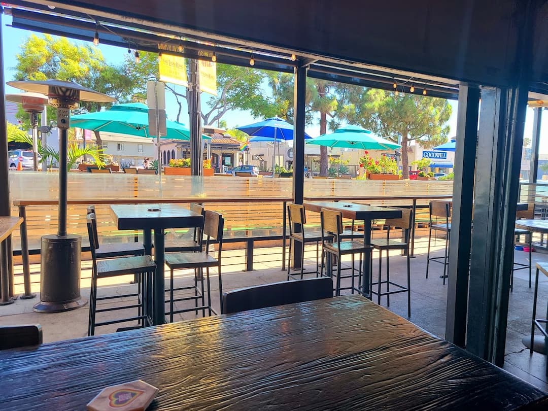 Uptown Tavern, a happy hour spot in San Diego