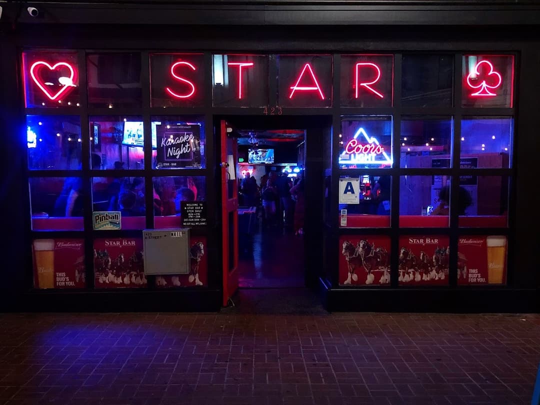 Star Bar, a happy hour spot in San Diego
