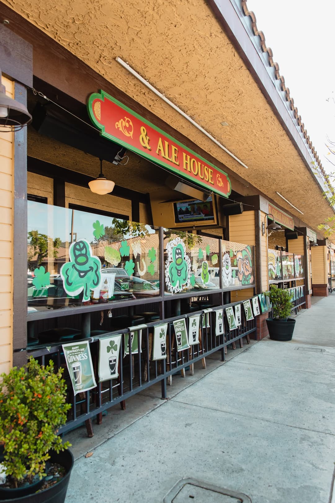 McGregor's Bar and Grill, a happy hour spot in San Diego