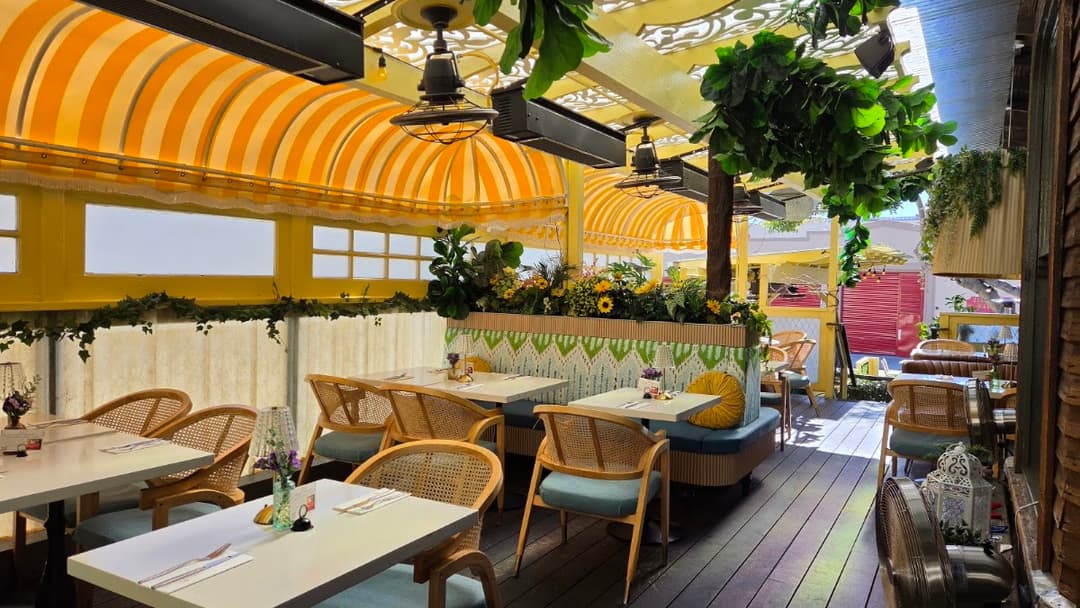 Queenstown Public House, a happy hour spot in San Diego