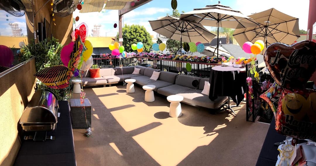 Urban MO's Bar & Grill, a happy hour spot in San Diego