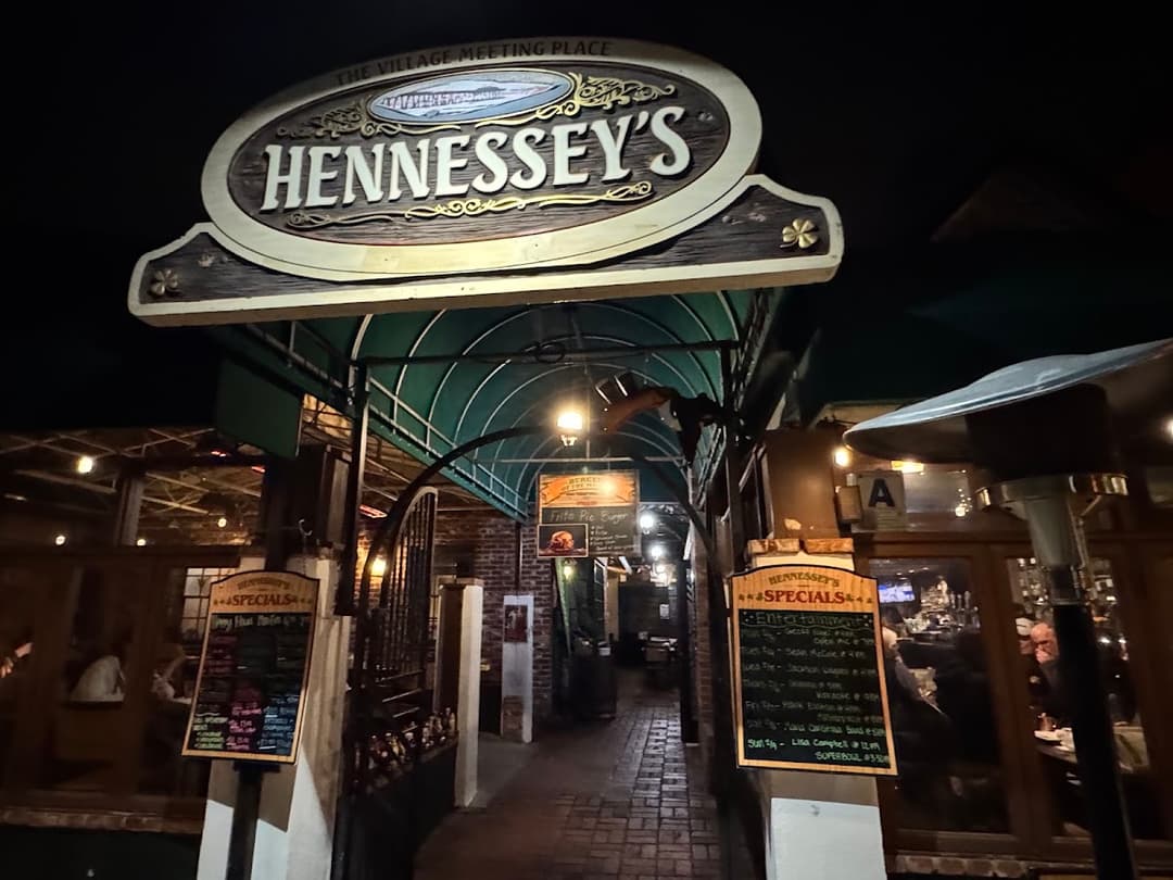 Hennessey's Tavern, a happy hour spot in San Diego