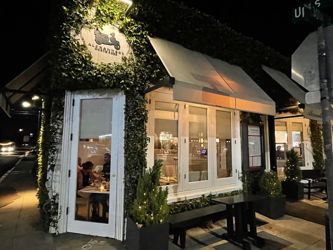 Alexanders on 30th, a happy hour spot in San Diego