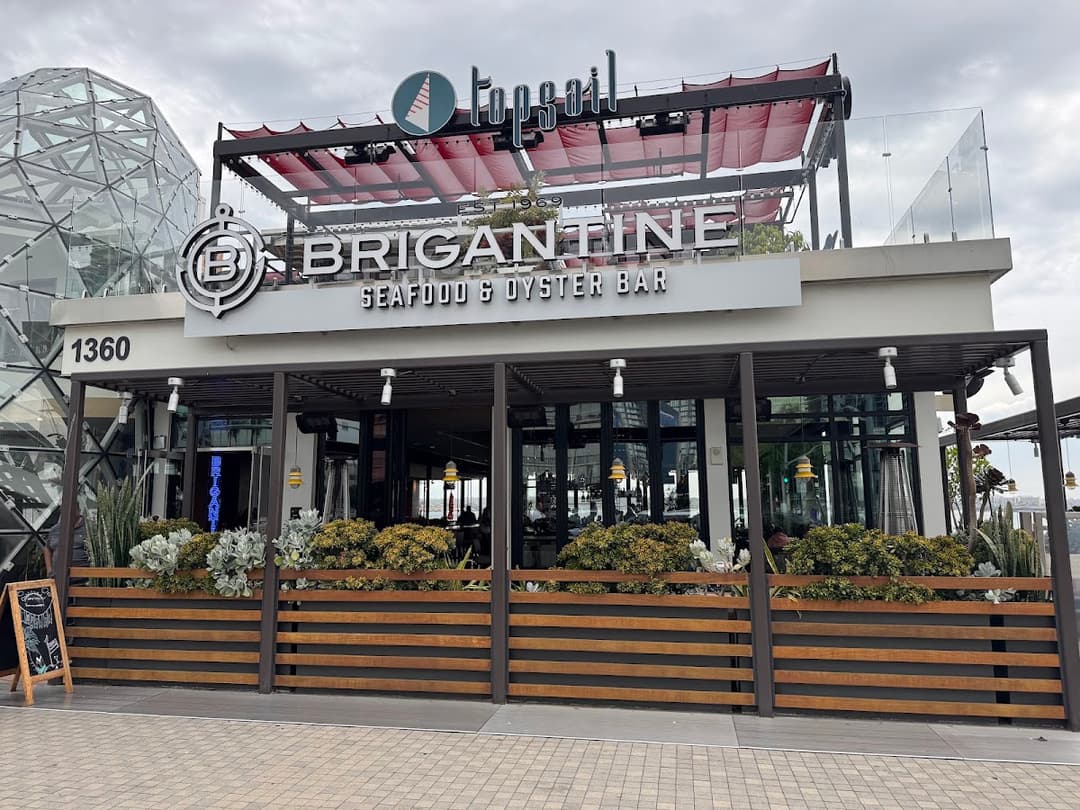 Brigantine Seafood & Oyster Bar, a happy hour spot in San Diego