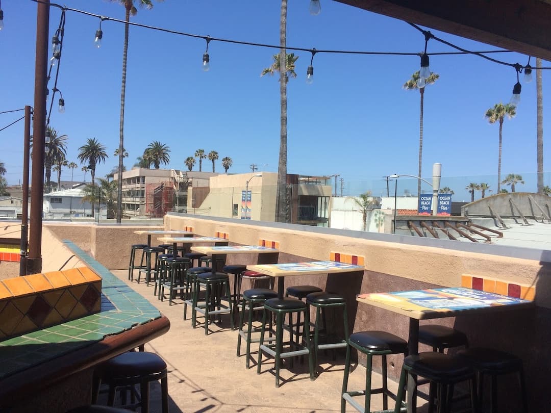Sunshine Company Saloon, a happy hour spot in San Diego