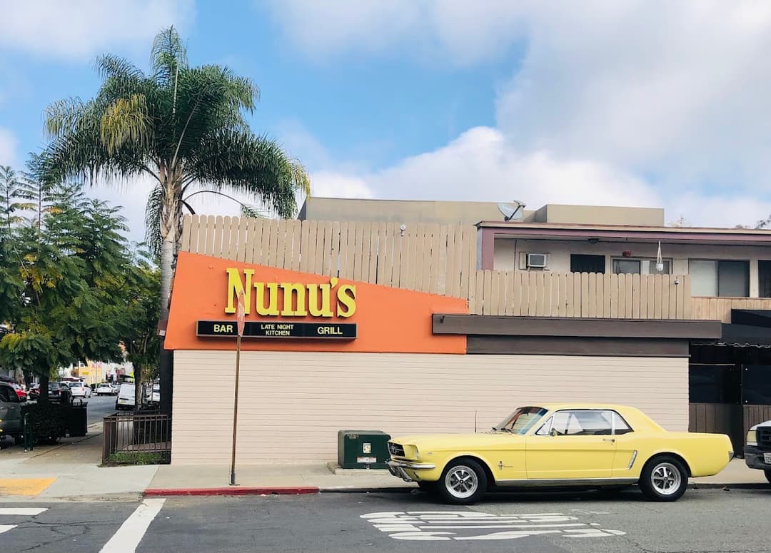 Nunu's Tavern, a happy hour spot in San Diego